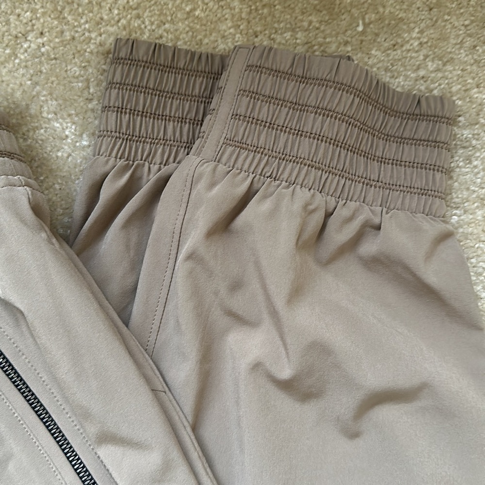 Athleta Camden Jogger Size 8 - image 3